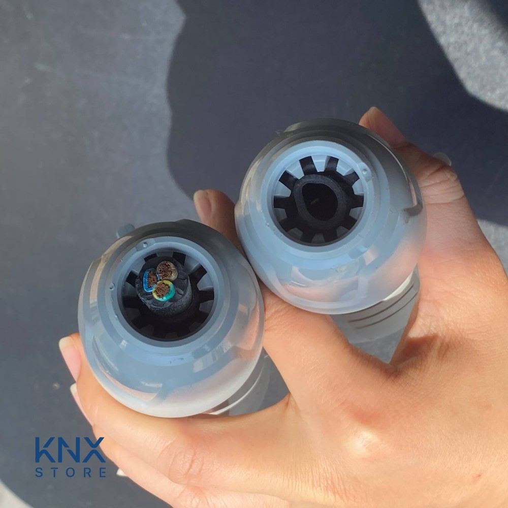 Phích cắm công nghiệp IP44 32A 2P+E Legrand - 555234 slide 3