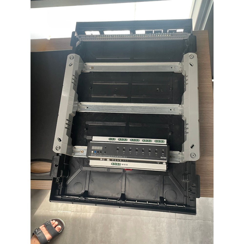 Tủ điện âm tường 54 module Practibox S Legrand - 137158 slide 2