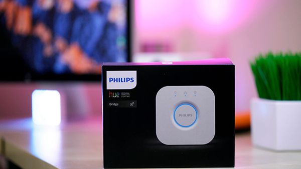 Philips Hue Bridge là bộ phận quan trọng trong hệ thống chiếu sáng thông minh Philips Hue.